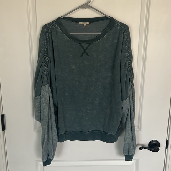 gimmicks by BKE Drop Shoulder Sweatshirt. - Picture 4 of 16